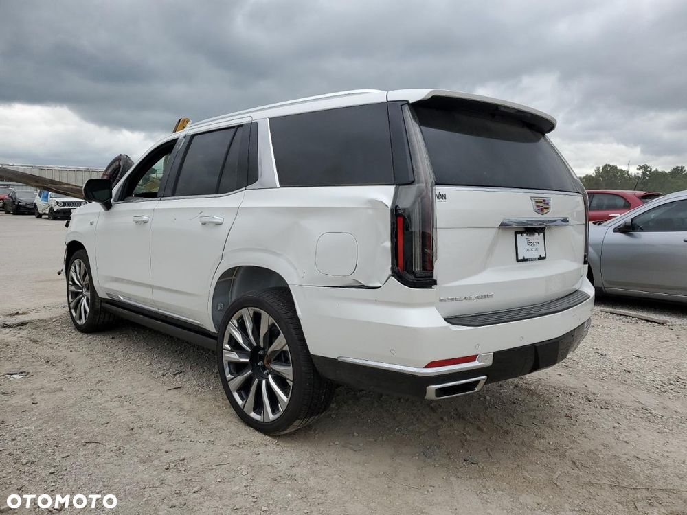 Cadillac Escalade - 5