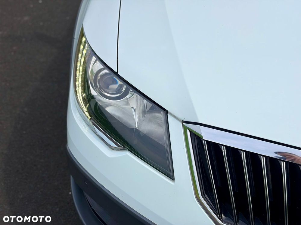 Skoda Superb 2.0 TDI 4x4 Platinum Outdoor DSG - 12