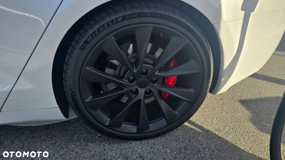 Tesla Model S Performance - 29