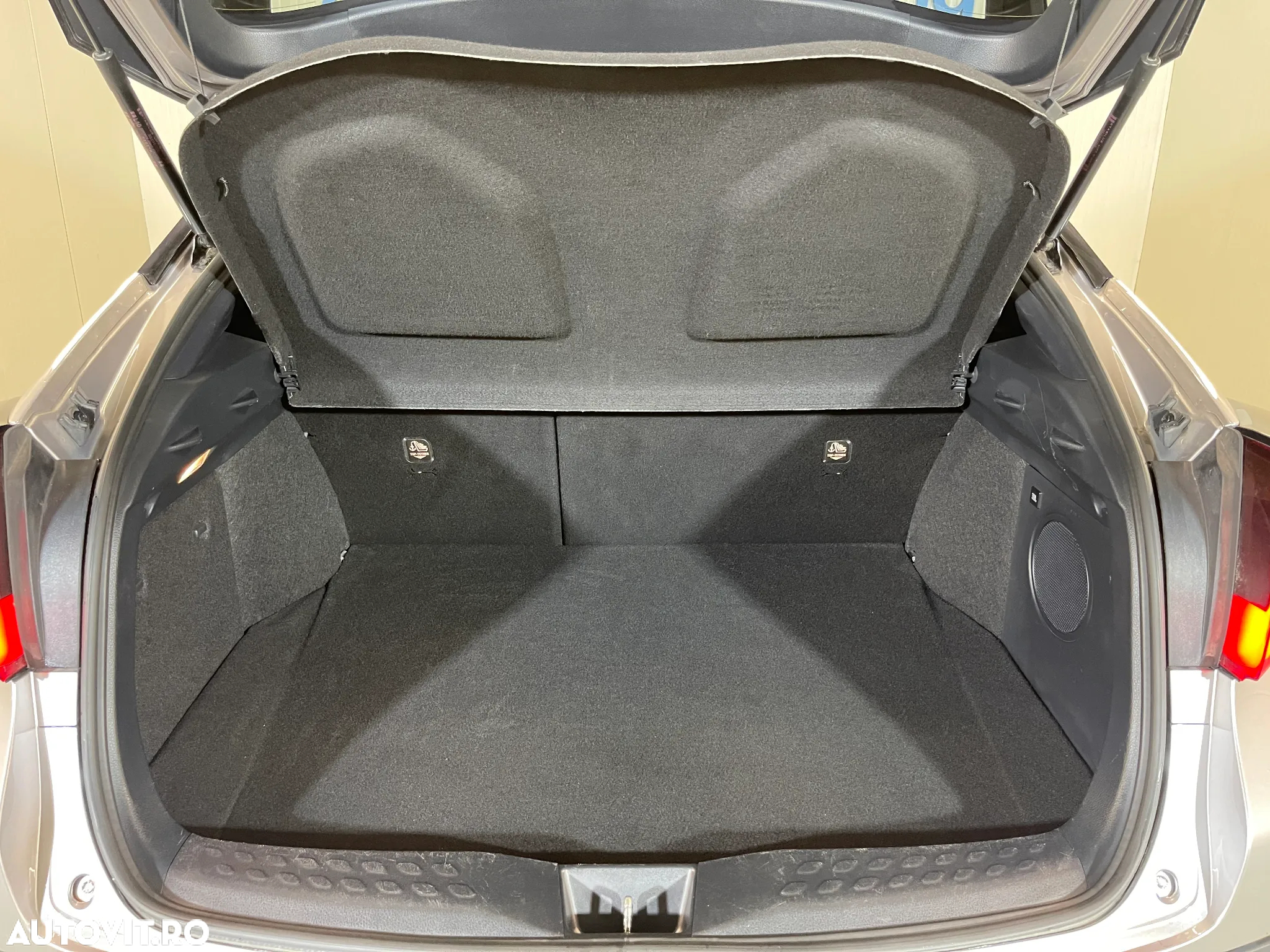 Toyota C-HR 2.0 Hybrid Lounge - 12