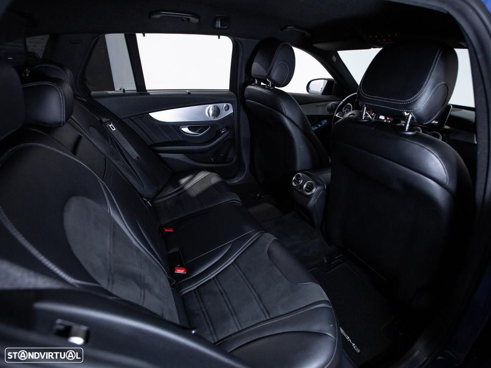 Mercedes-Benz C 63 AMG - 12