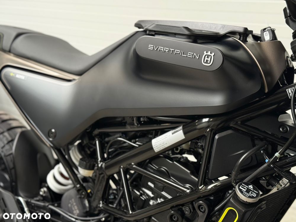 Husqvarna Svartpilen - 16