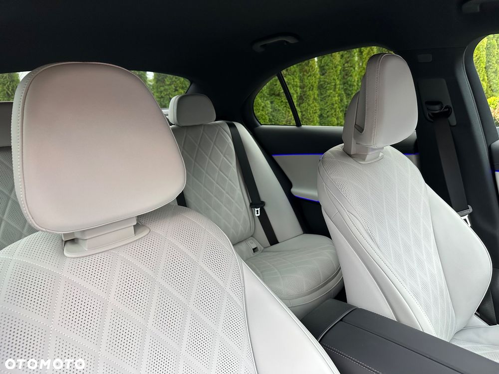 Mercedes-Benz Klasa E 220 d 4-Matic Exclusive - 15
