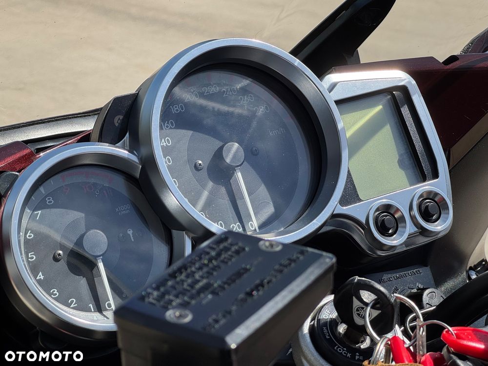 Yamaha FJR - 17