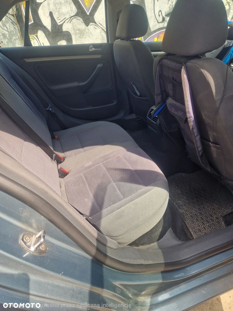 Volkswagen Jetta 1.6 FSI Comfortline - 6