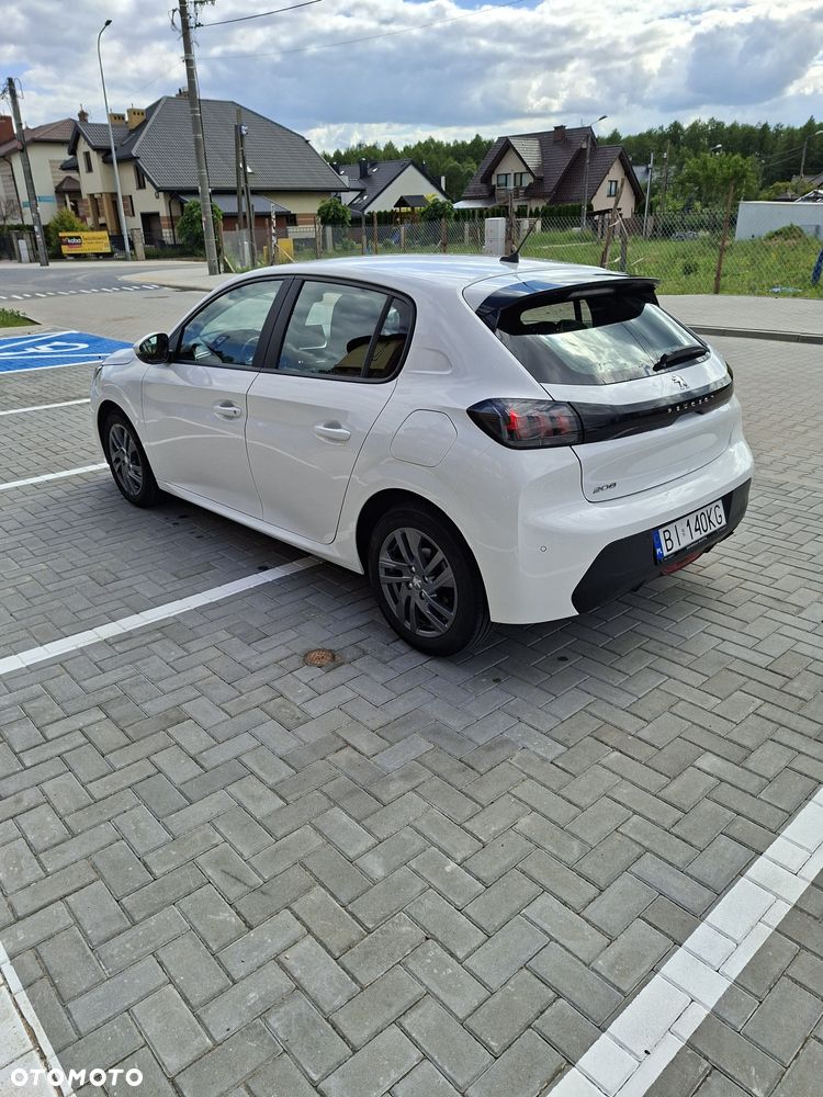 Peugeot 208 - 4