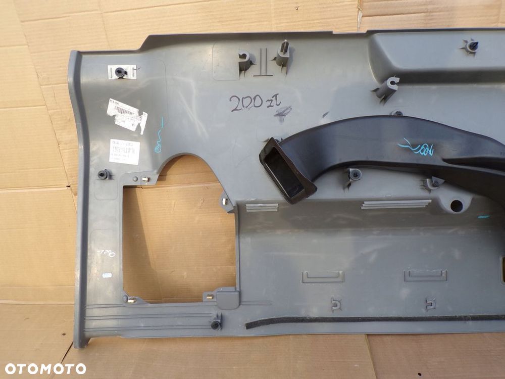 VW T5 PRAWY BOCZEK TYLNY BAGAŻNIKA 03- 7H1868716 C - 3