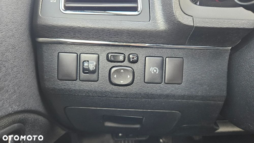 Toyota Avensis Touring Sports 1.6 - 13