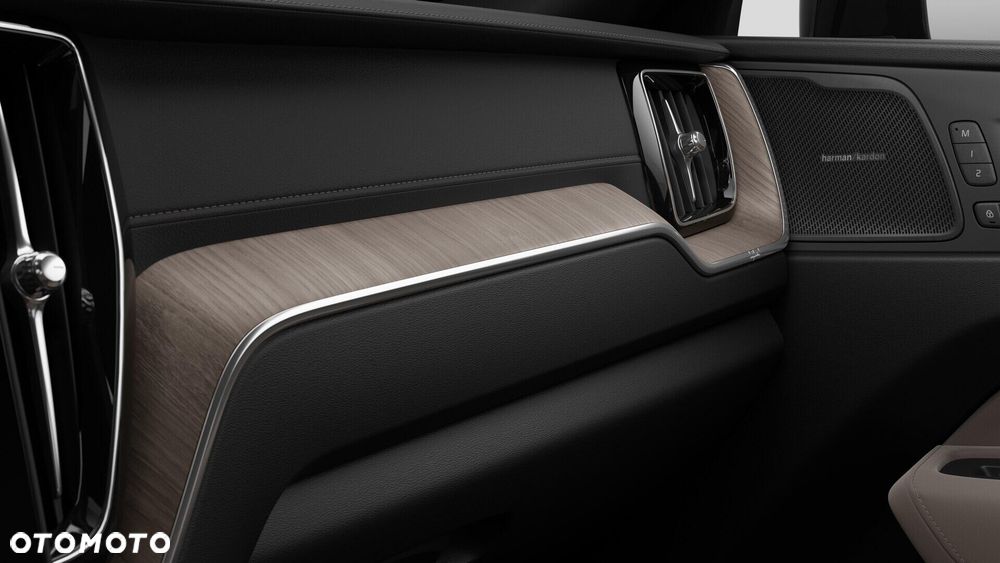 Volvo XC 60 T6 Plug-In Hybrid AWD Ultra Dark - 13