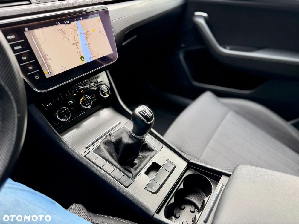 Skoda Superb 2.0 TDI SCR Style - 37