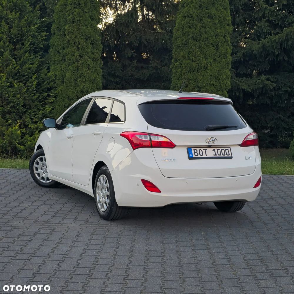 Hyundai i30 blue Kombi 1.6 GDi Passion - 15
