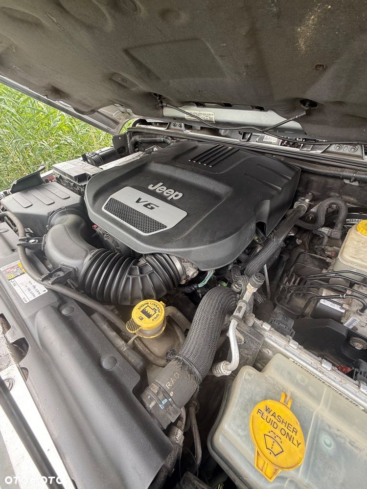 Jeep Wrangler 3.6 Unlim Sahara - 26