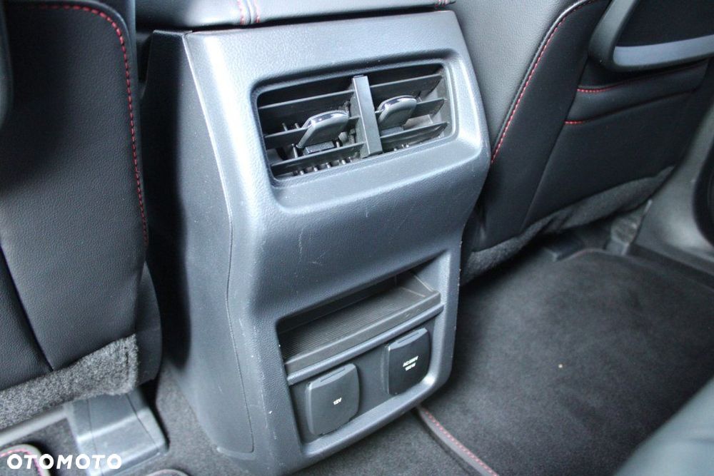Ford S-Max - 21