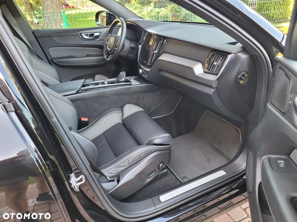 Volvo XC 60 T6 AWD Recharge Geartronic RDesign - 19
