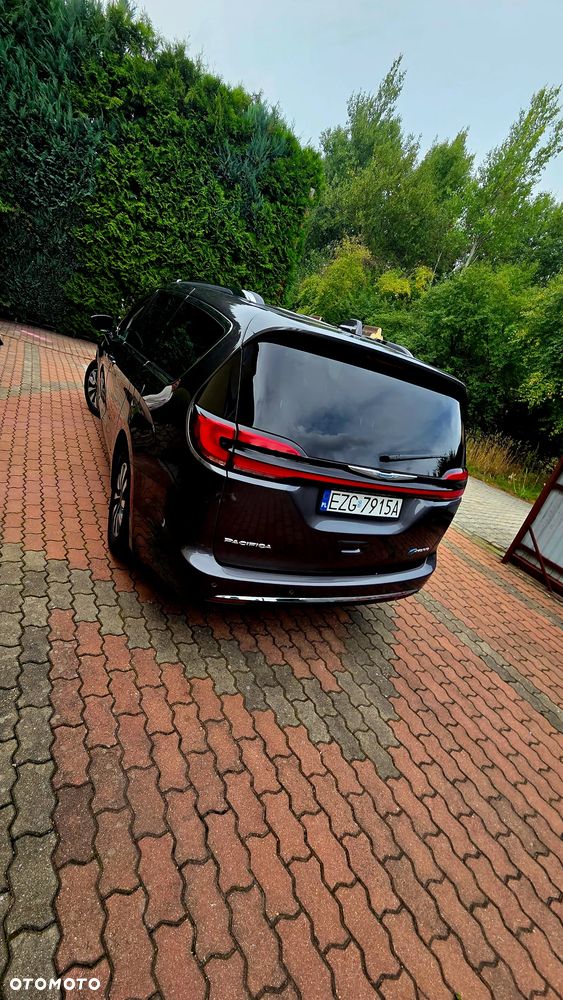 Chrysler Pacifica - 2