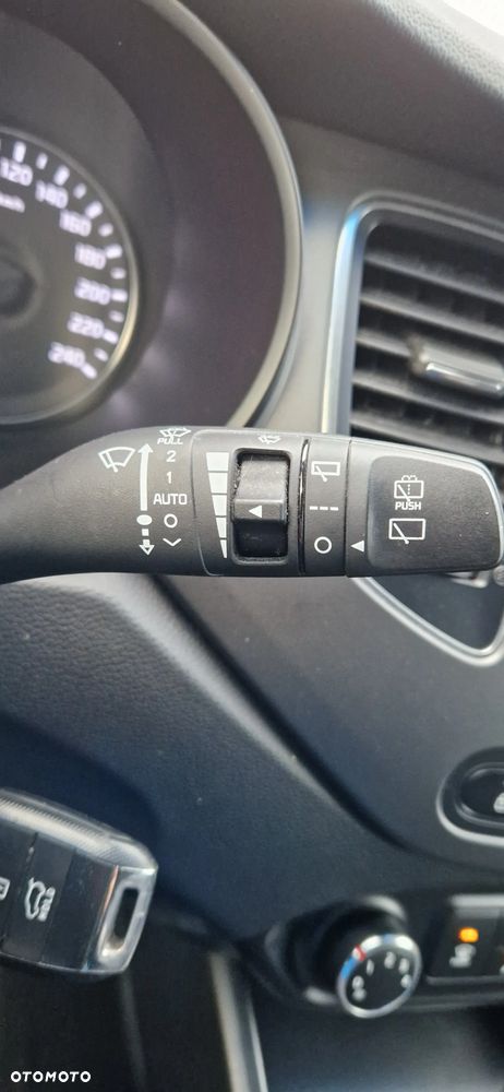 Kia Carens 1.6 GDI M - 23