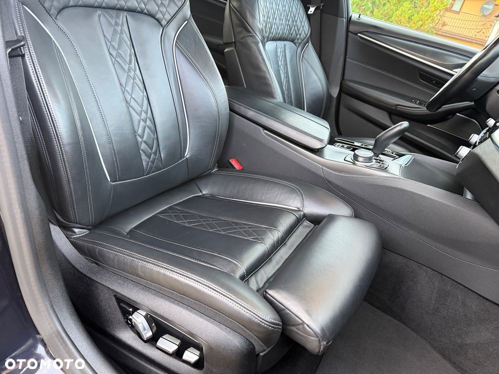 BMW Seria 5 520e M Sport sport - 35