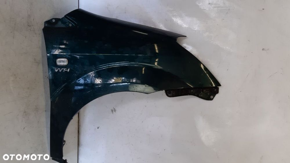 * BŁOTNIK PRAWY DO TOYOTA COROLLA VERSO II 6R4 ZIELONY - 1