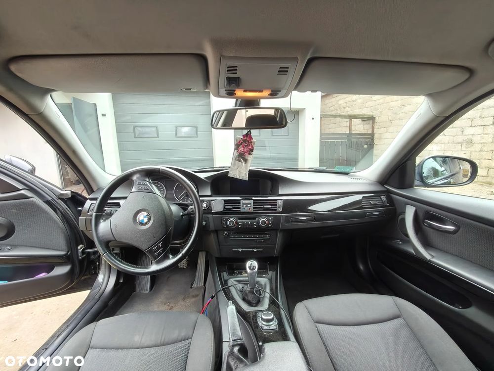 BMW Seria 3 318d - 10