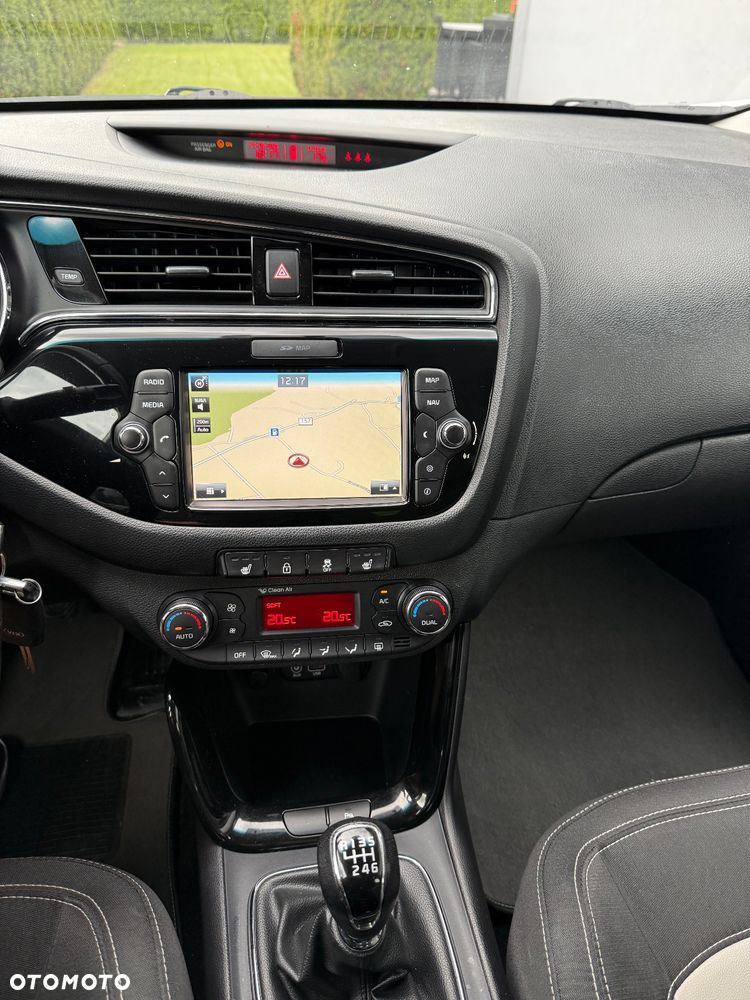 Kia Ceed 1.6 CRDi 136 ISG SW Spirit - 19