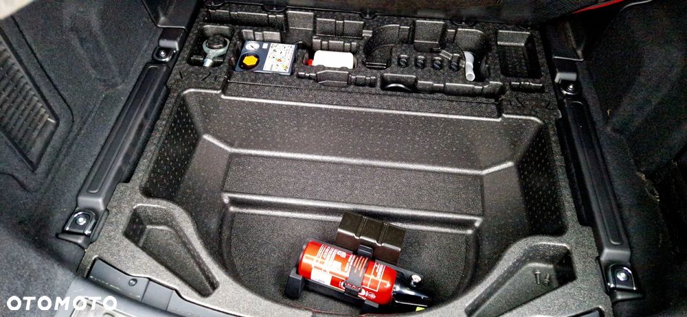 Land Rover Discovery Sport 2.0 D240 R-Dynamic HSE - 12