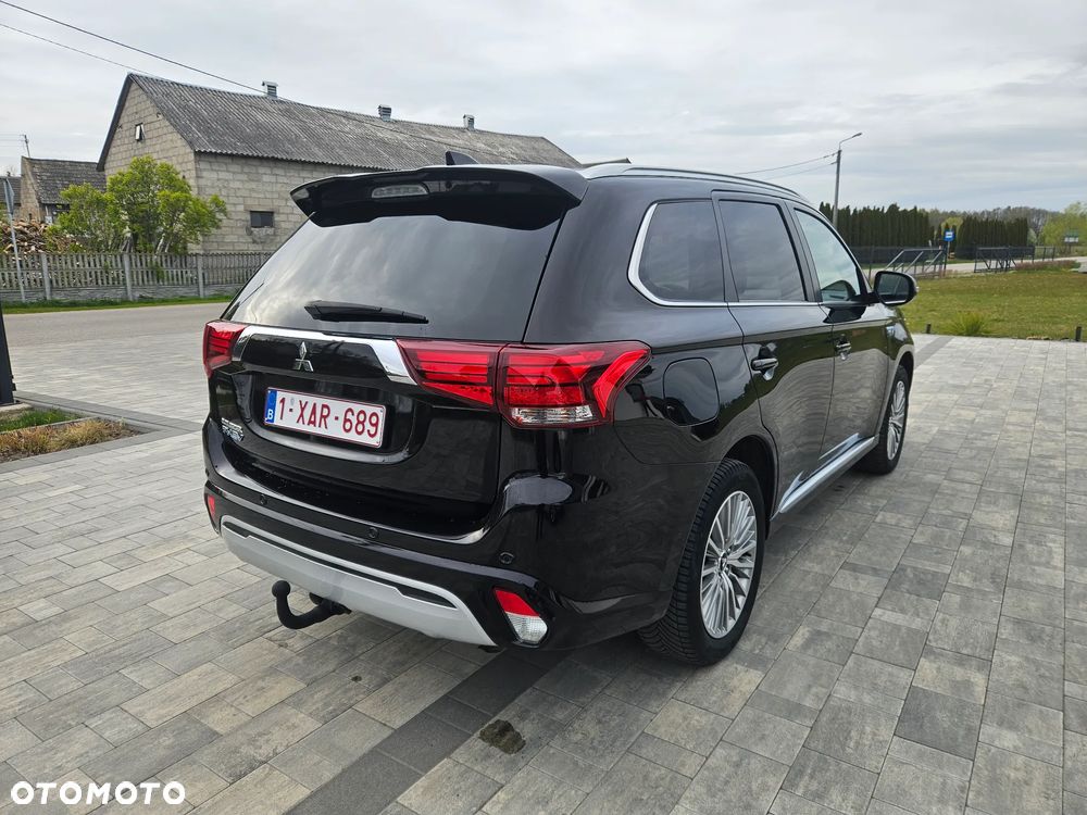 Mitsubishi Outlander 2.4 4WD Plus - 5