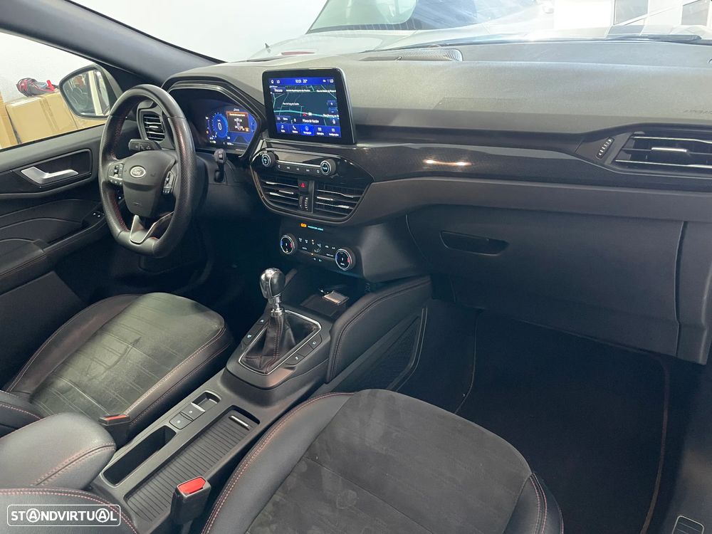 Ford Kuga 1.5 EcoBoost ST-Line X - 16