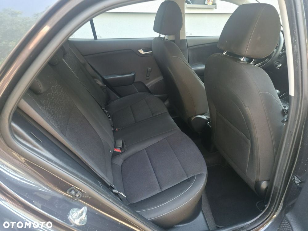 Kia Rio - 9