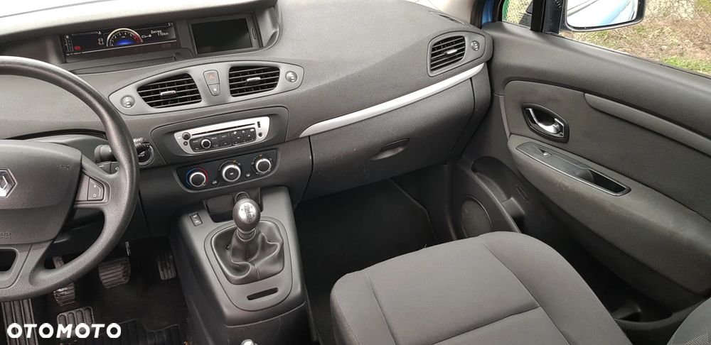 Renault Scenic 1.6 16V 110 TomTom Edition - 8