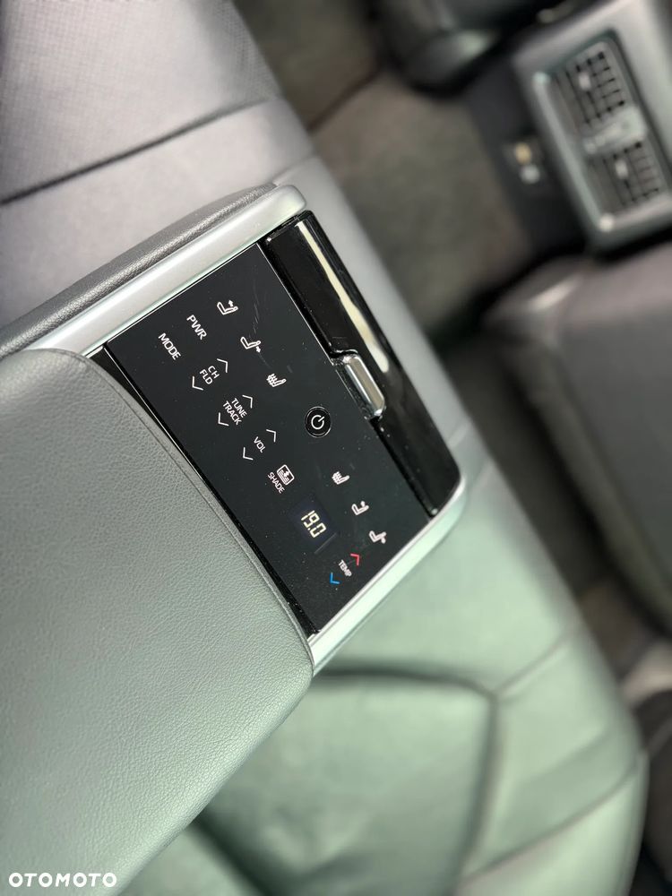 Toyota Camry 2.5 Hybrid Executive CVT - 14