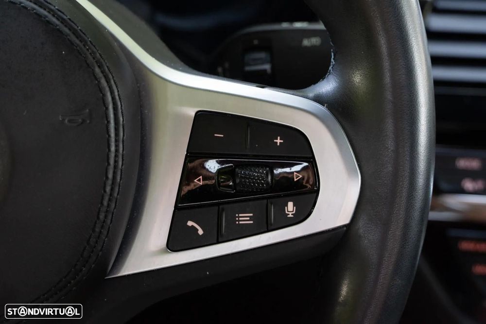 BMW 520 e Pack M - 55