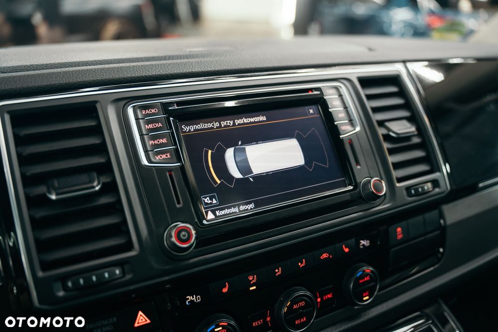 Volkswagen Multivan - 13