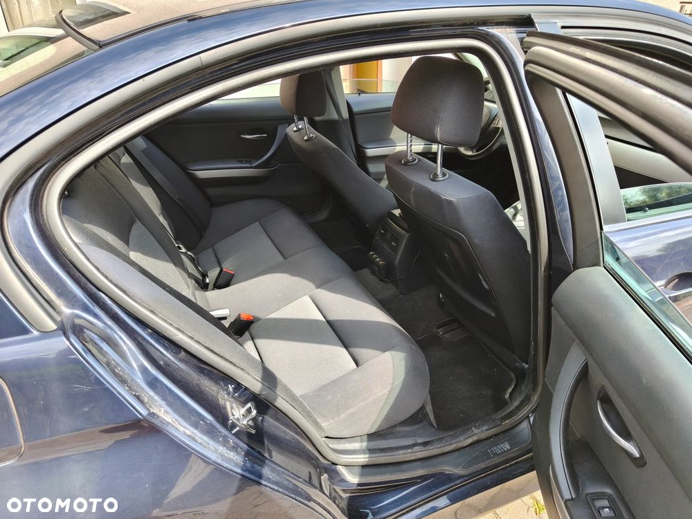 BMW Seria 3 318d - 10