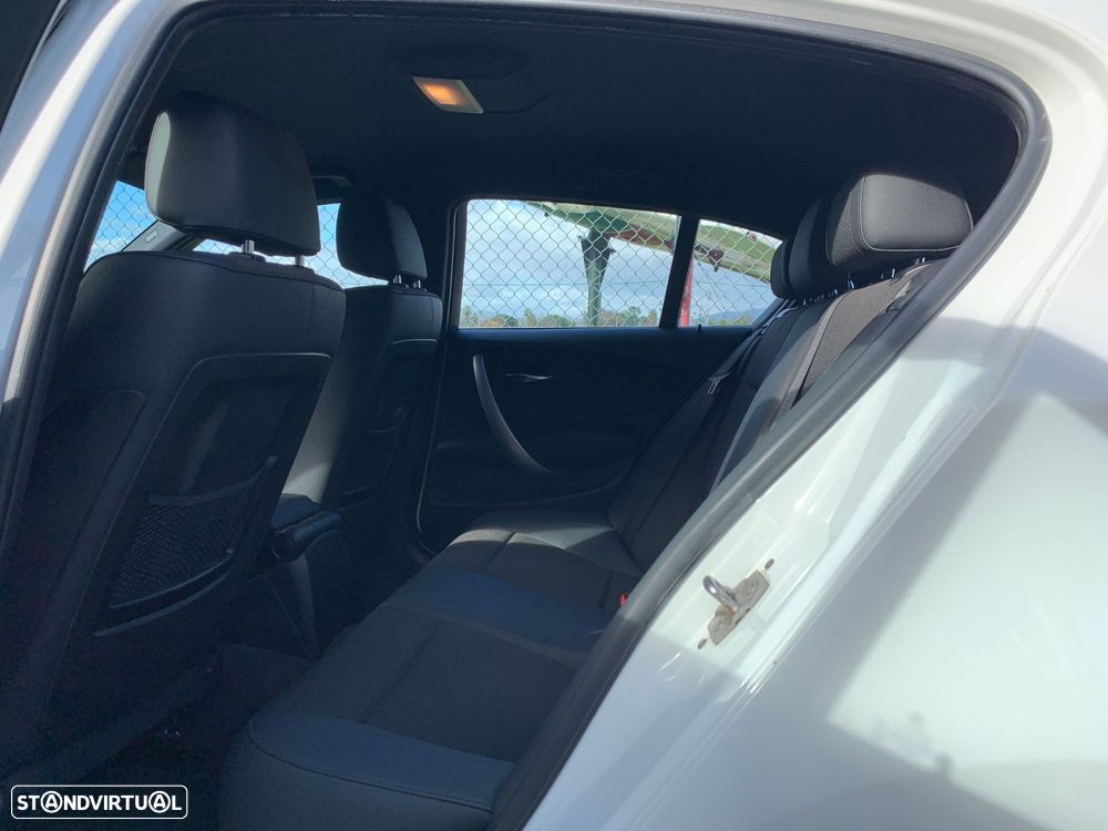 BMW 118 d Pack M - 14