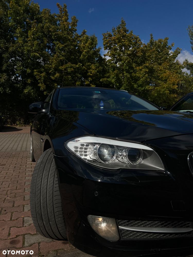 BMW Seria 5 525d Touring - 15
