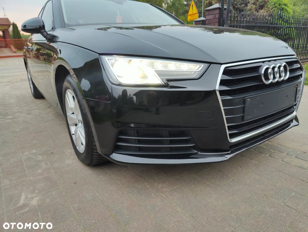 Audi A4 Limousine 1.4 TFSI Design S tronic - 28