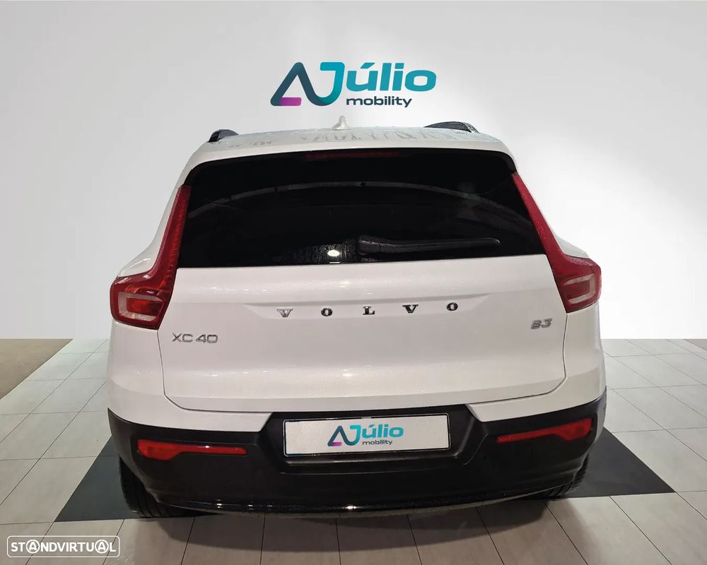 Volvo XC 40 2.0 B3 Plus Dark - 7