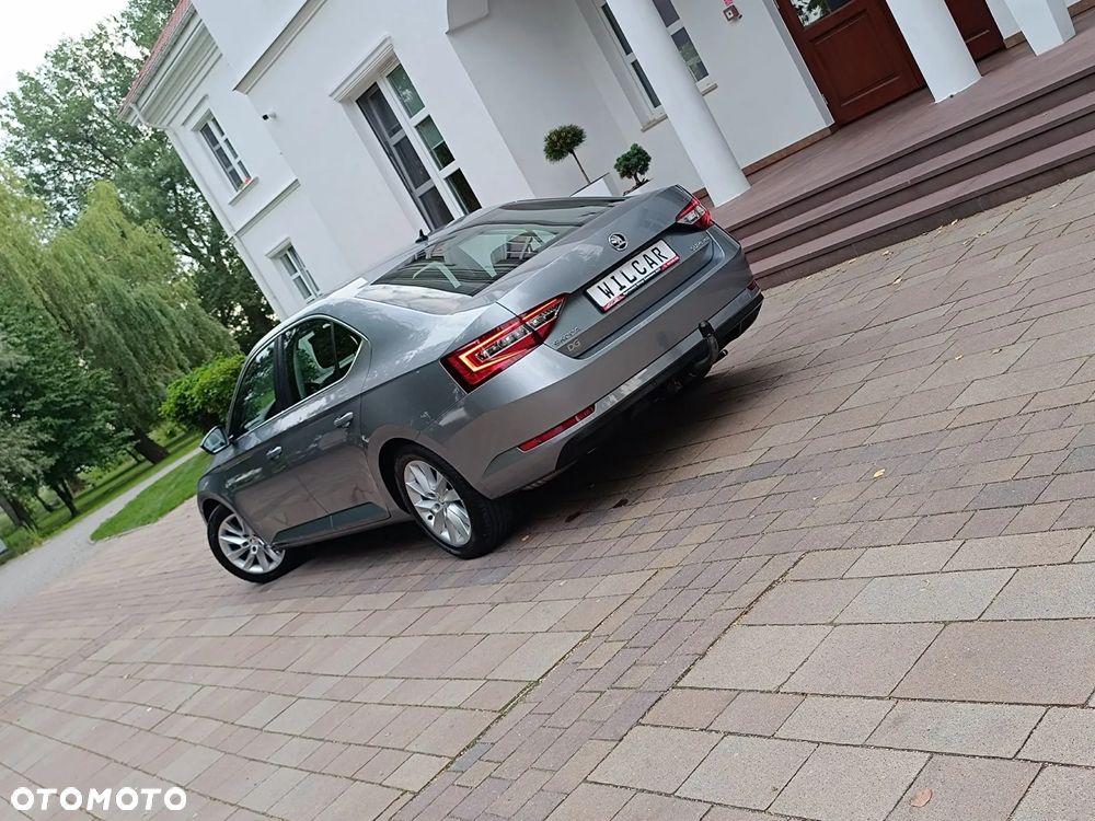 Skoda Superb 1.4 TSI ACT DSG Ambition - 38