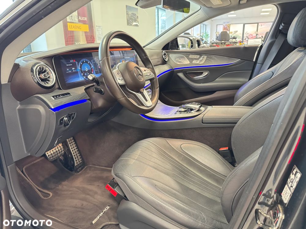 Mercedes-Benz CLS - 6