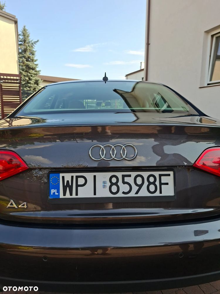Audi A4 Limousine - 9