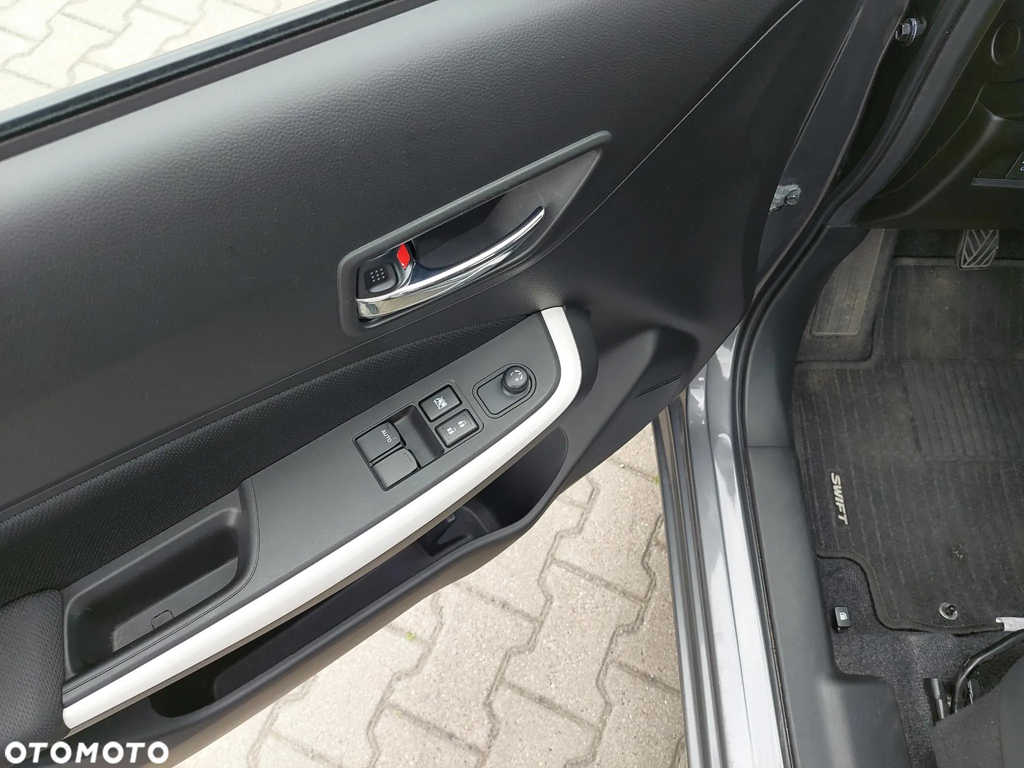 Suzuki Swift 1.2 Premium - 10
