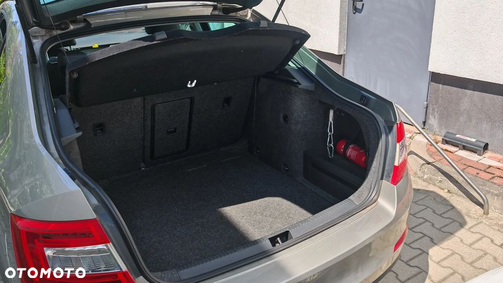 Skoda Octavia 2.0 TDI 4x4 Style DSG - 5