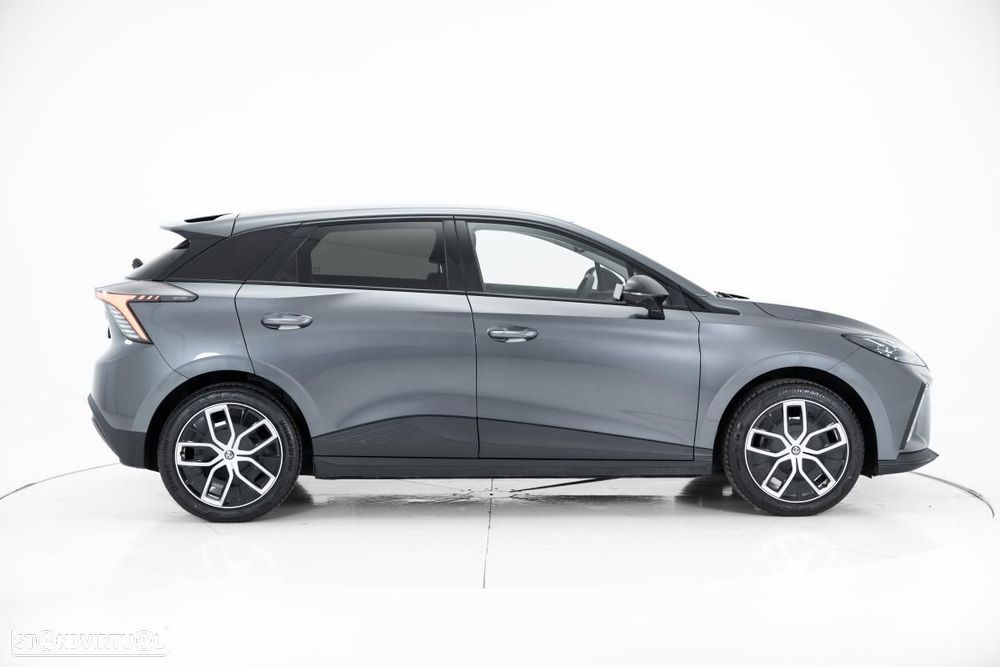 MG MG4 64 kWh Luxury - 3