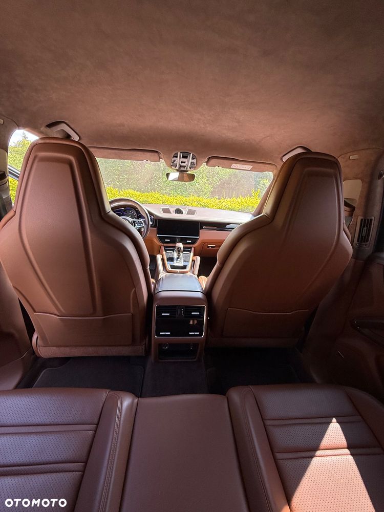 Porsche Cayenne - 20