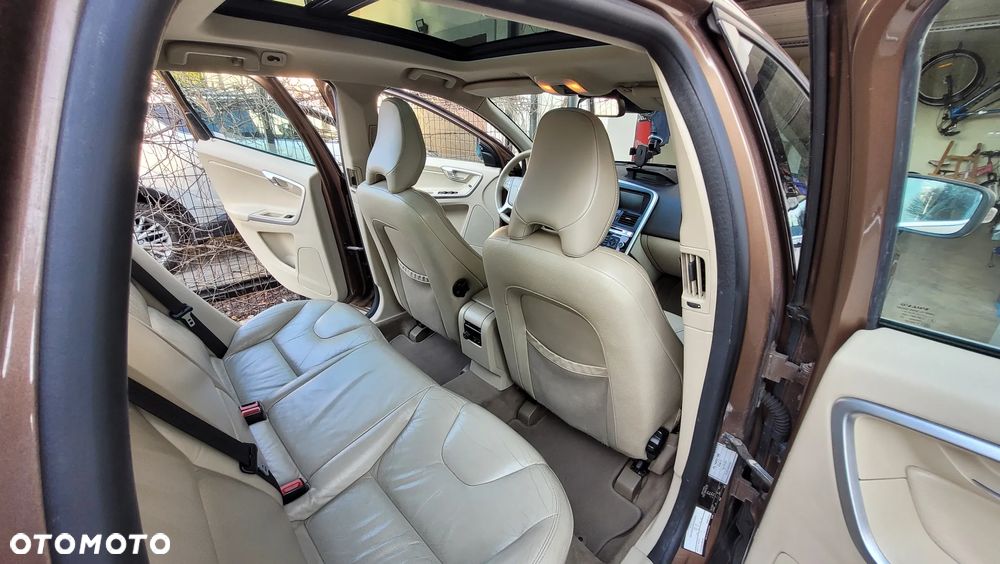 Volvo XC 60 D5 AWD Summum - 21