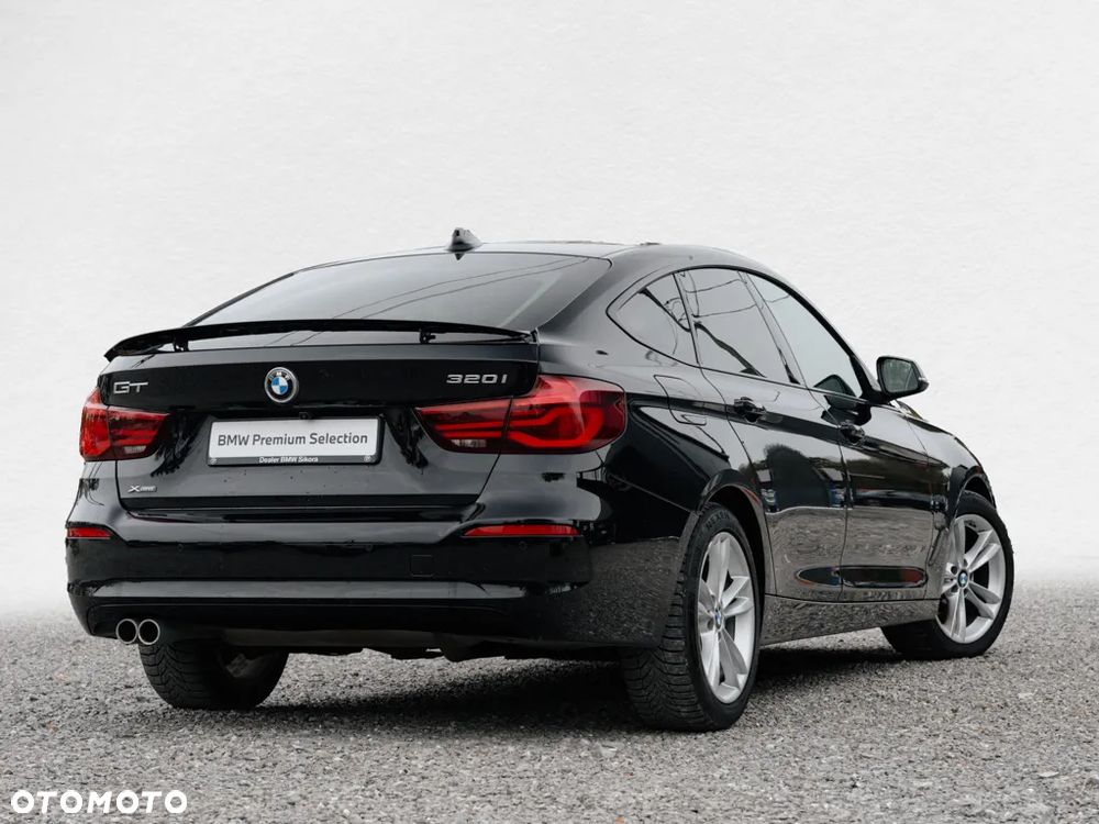 BMW 3 Series 2020 photo 4