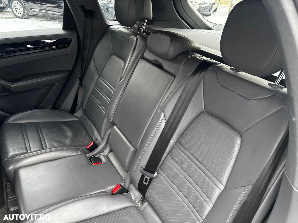 Porsche Cayenne - 18