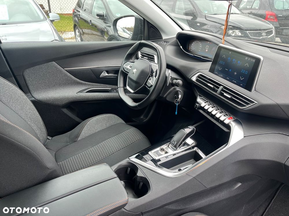 Peugeot 3008 BlueHDi 130 Stop & Start EAT8 Allure - 17