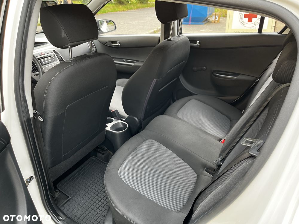Hyundai i20 - 12