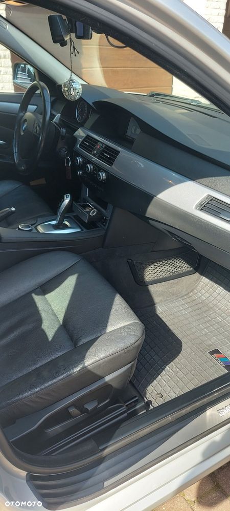 BMW Seria 5 520d - 14